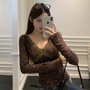 Vintage V-Neck Floral Lace Trim Slim Fit Long Sleeve Top